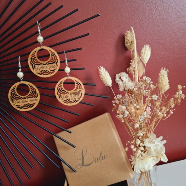 boucles d'oreilles personnalisées en bois - modèle PING - coffret personnalisé