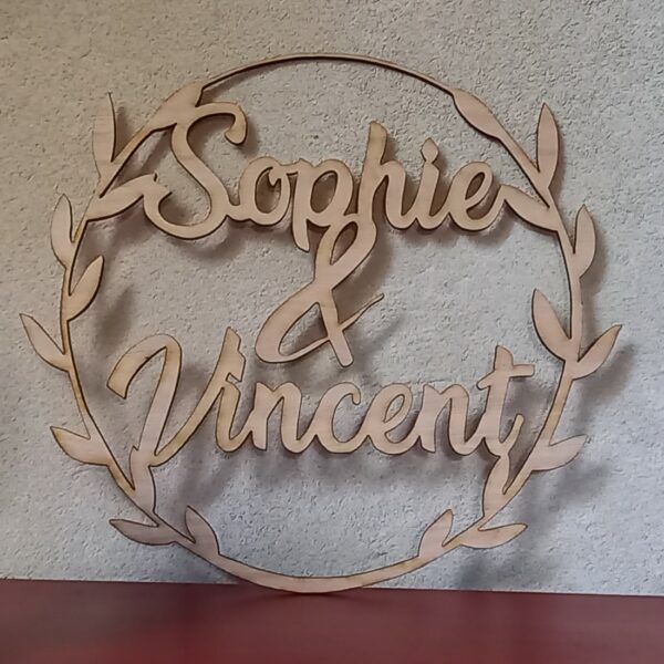 couronne prénoms personnalisée en bois laurier Sophie Vincent