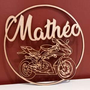couronne prénom personnalisée en bois moto sportive