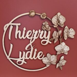 couronne prénoms personnalisée en bois orchidées Lydie Thierry