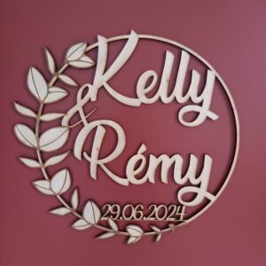 couronne prénoms personnalisée en bois eucalyptus Kelly Rémy