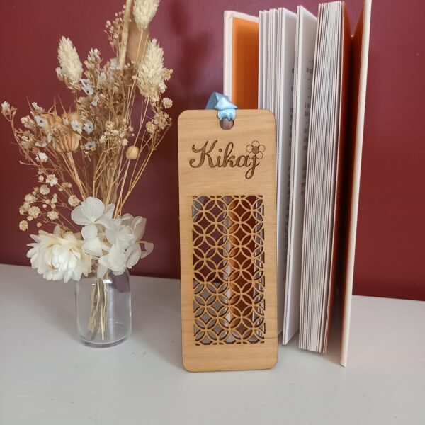 marque-page en bois personnalisé ajourée