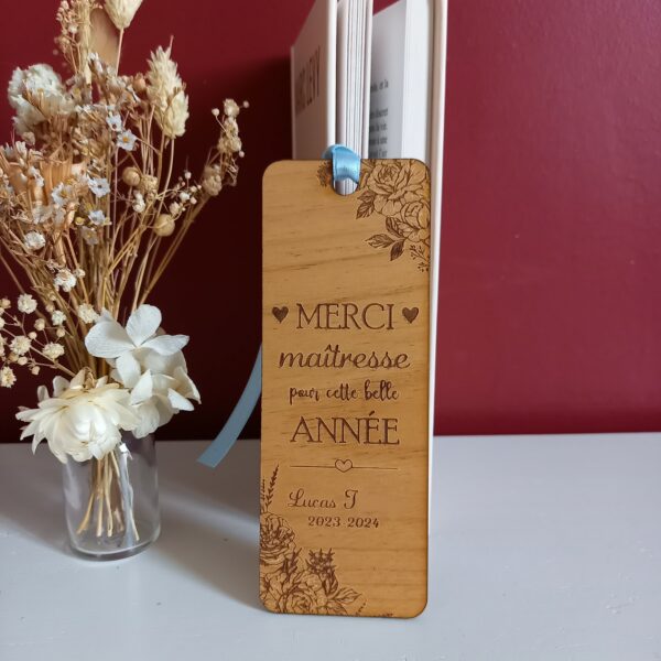 marque-page en bois personnalisé Merci maîtresse