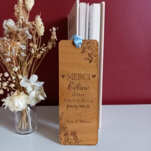marque-page en bois personnalisé merci