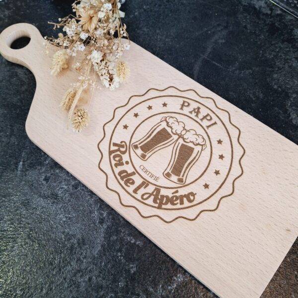 planche apéro en bois personnalisée - Papi certifié roi de l'apéro