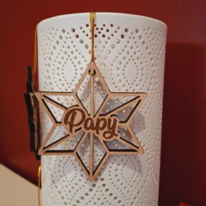 Etoile de Noël en bois doublée personnalisée